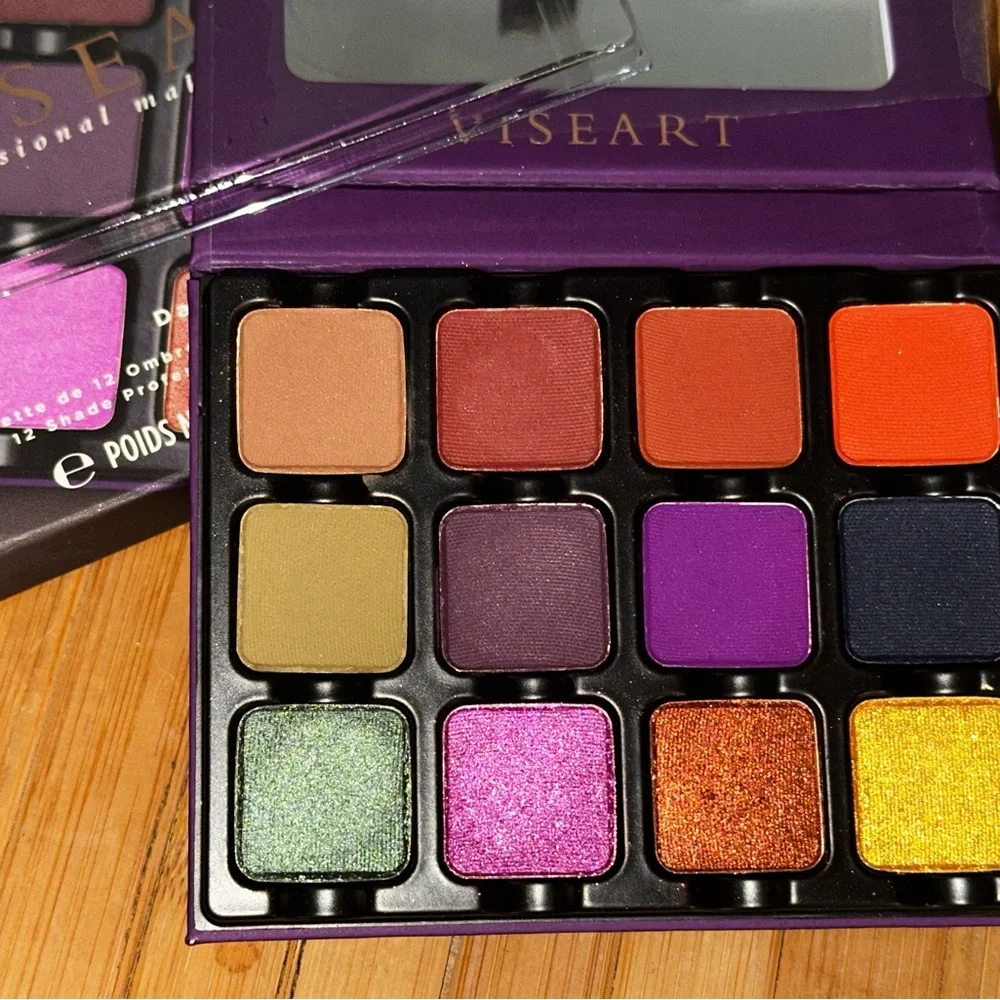 Viseart Dark Edit Eyeshadow Palette - Purple, Red, Gold